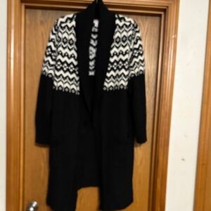 Isaac Mizrahi Women's Zigzag Black and White Cardigan